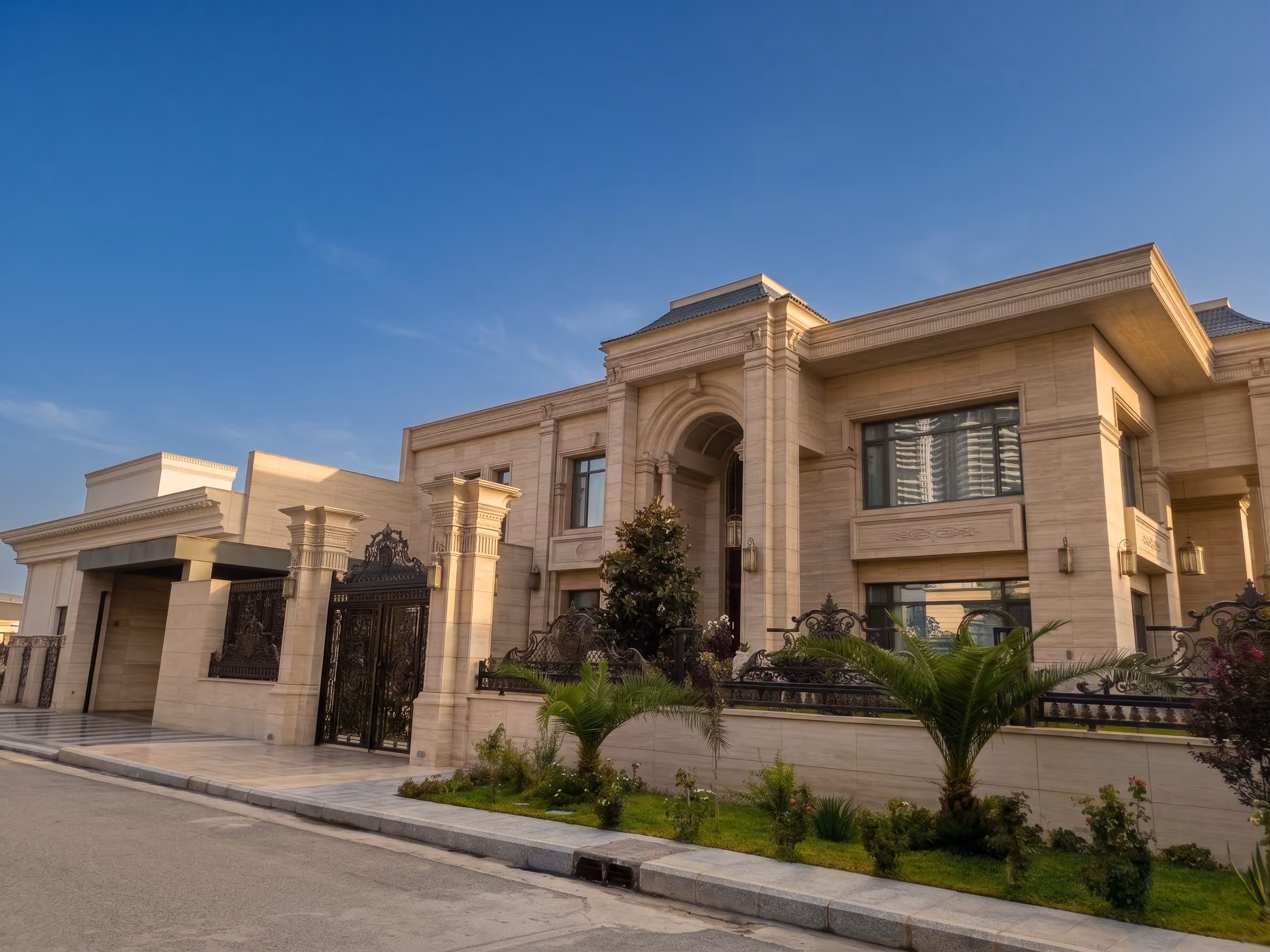 HACI SHAHAB PRIVATE VILLA - Image 2
